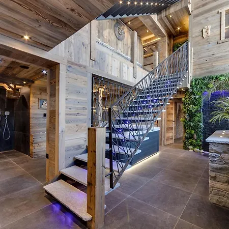 Luxury Authentic At Foot Slopes